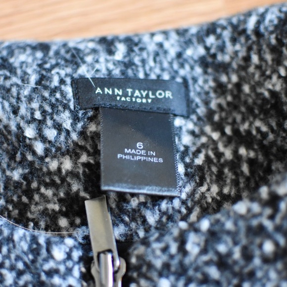 Ann Taylor Tweed Jacket- Size 6 - Picture 4 of 4